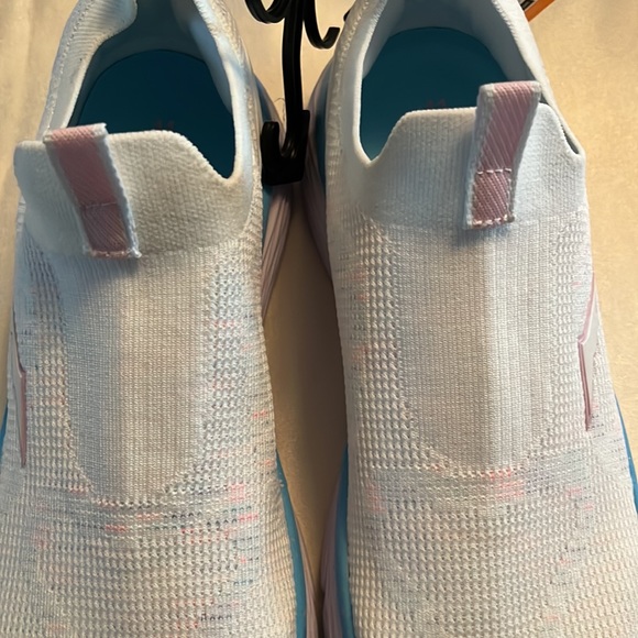 Avia easy on/off flexible light weight slip on. White/pink/teal. NWT Size 11 - Picture 7 of 7